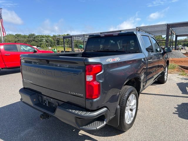 Used 2020 Chevrolet Silverado 1500 Custom w/ Custom Value Package AWD/4WD image 3