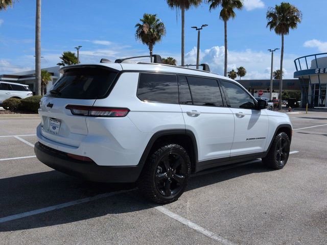 Used 2023 Jeep Grand Cherokee L Laredo AWD/4WD image 4