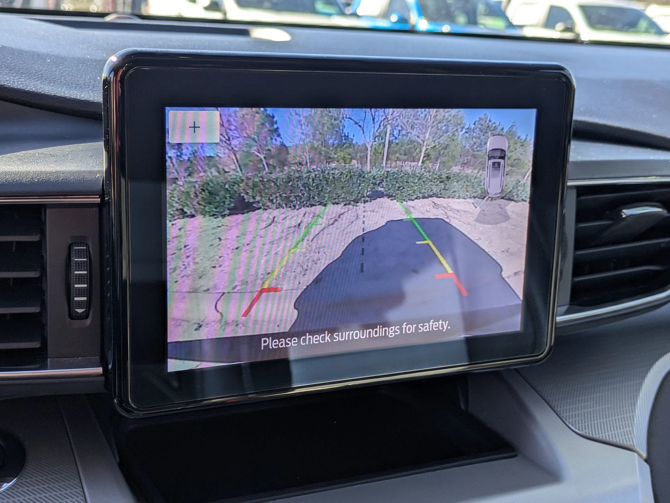 Certified 2022 Ford Explorer XLT w/ Equipment Group 202A image 27