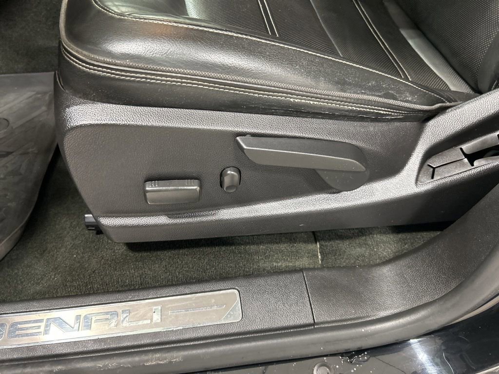Used 2018 GMC Canyon Denali image 11