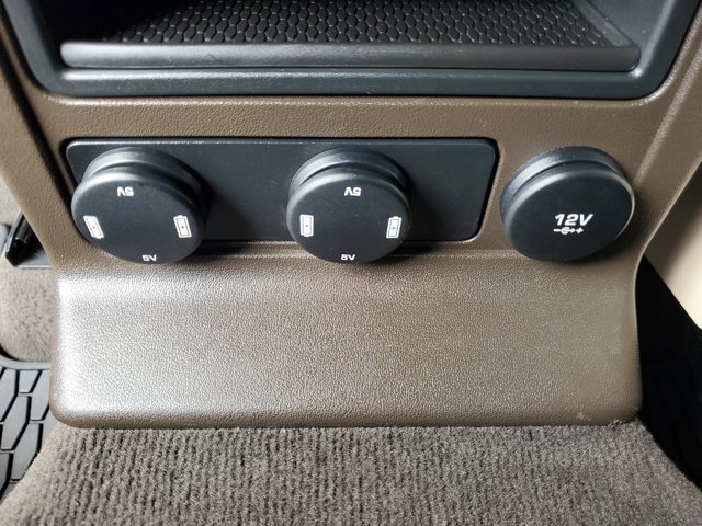 Used 2019 Jaguar F-PACE Prestige image 16