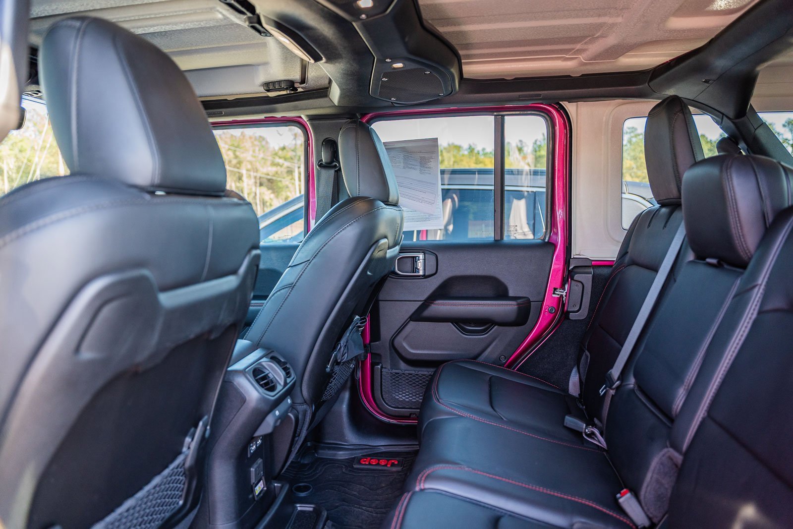 Used 2024 Jeep Wrangler Unlimited Rubicon w/ Technology Group image 20