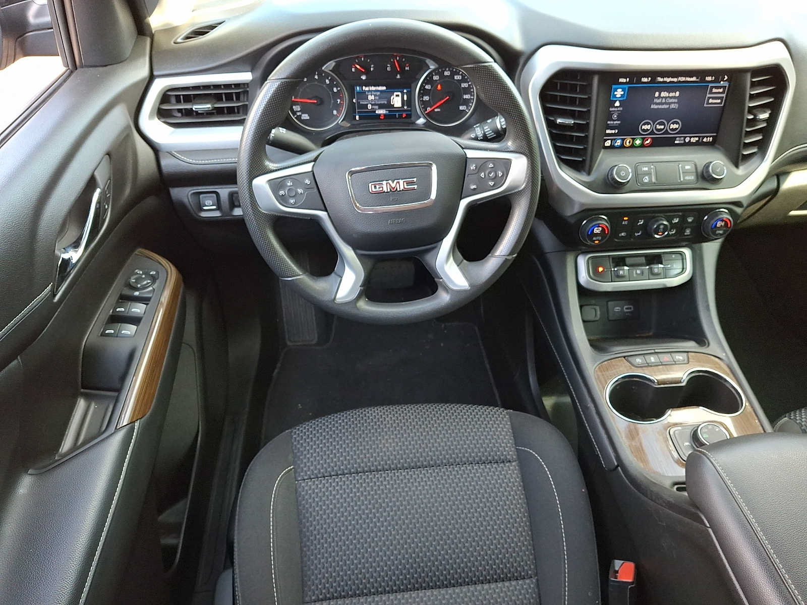 Used 2023 GMC Acadia SLE AWD/4WD image 11