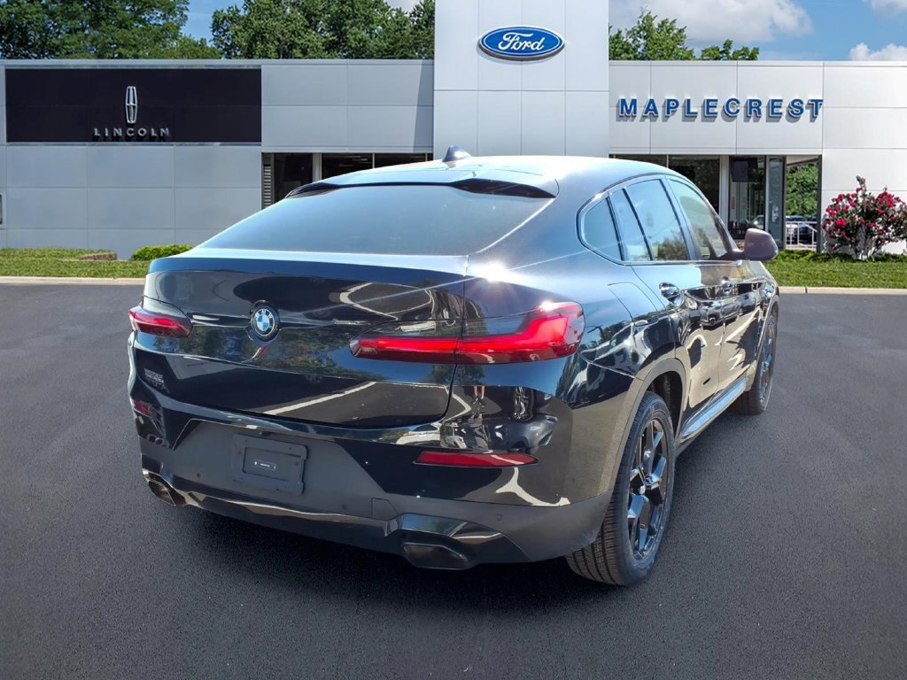 Used 2025 BMW X4 xDrive30i w/ Premium Package AWD/4WD image 4