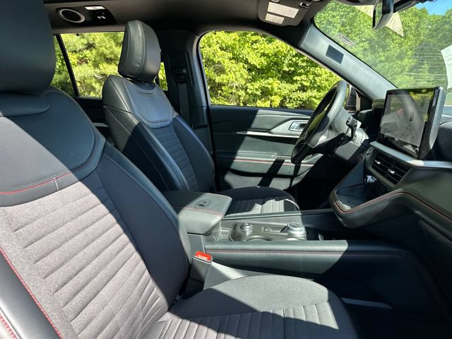 Certified 2025 Ford Explorer ST-Line w/ ST-Line Street Pack AWD/4WD image 17
