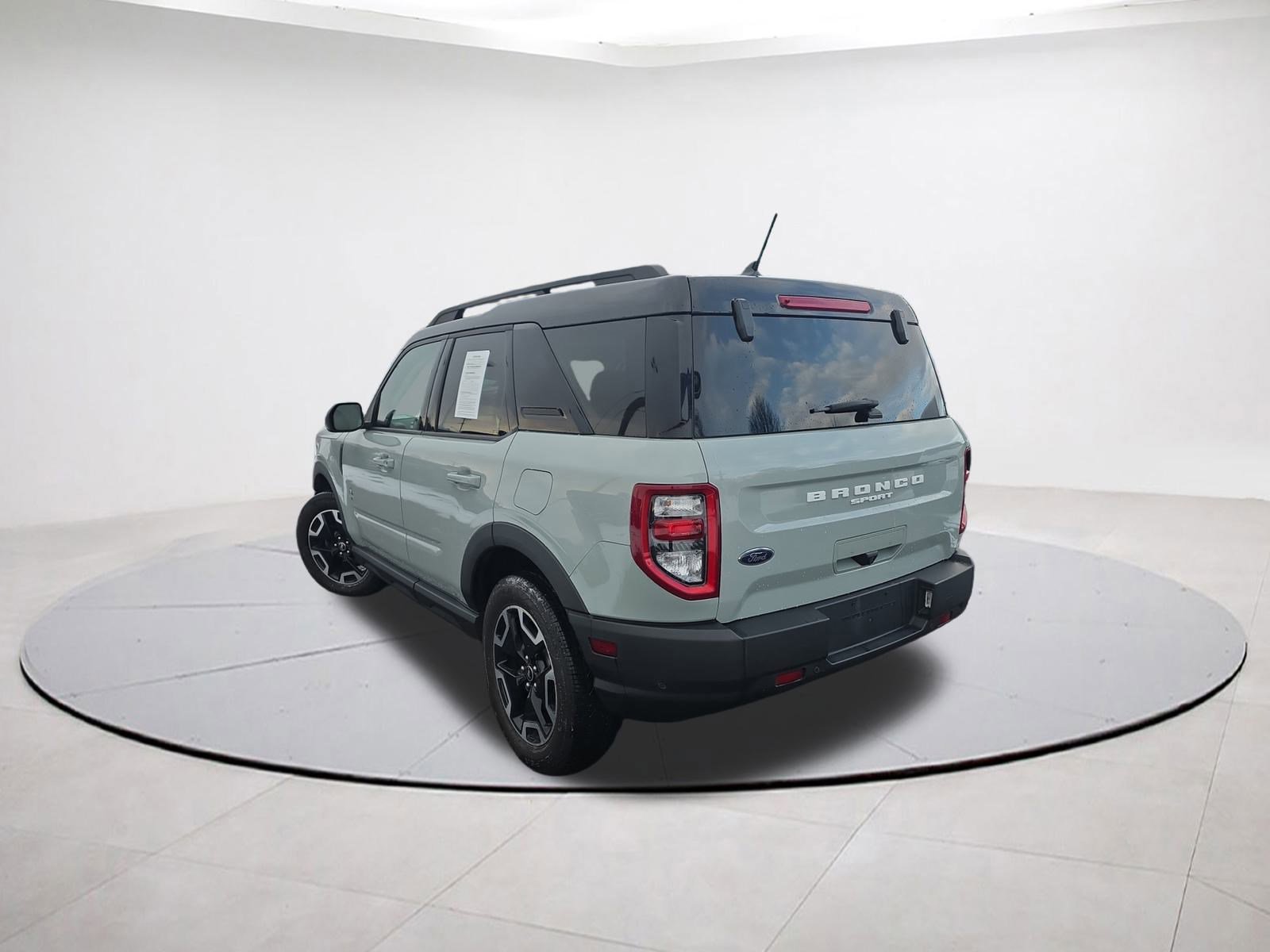 Certified 2021 Ford Bronco Sport Outer Banks w/ Outer Banks Package (96D) image 3