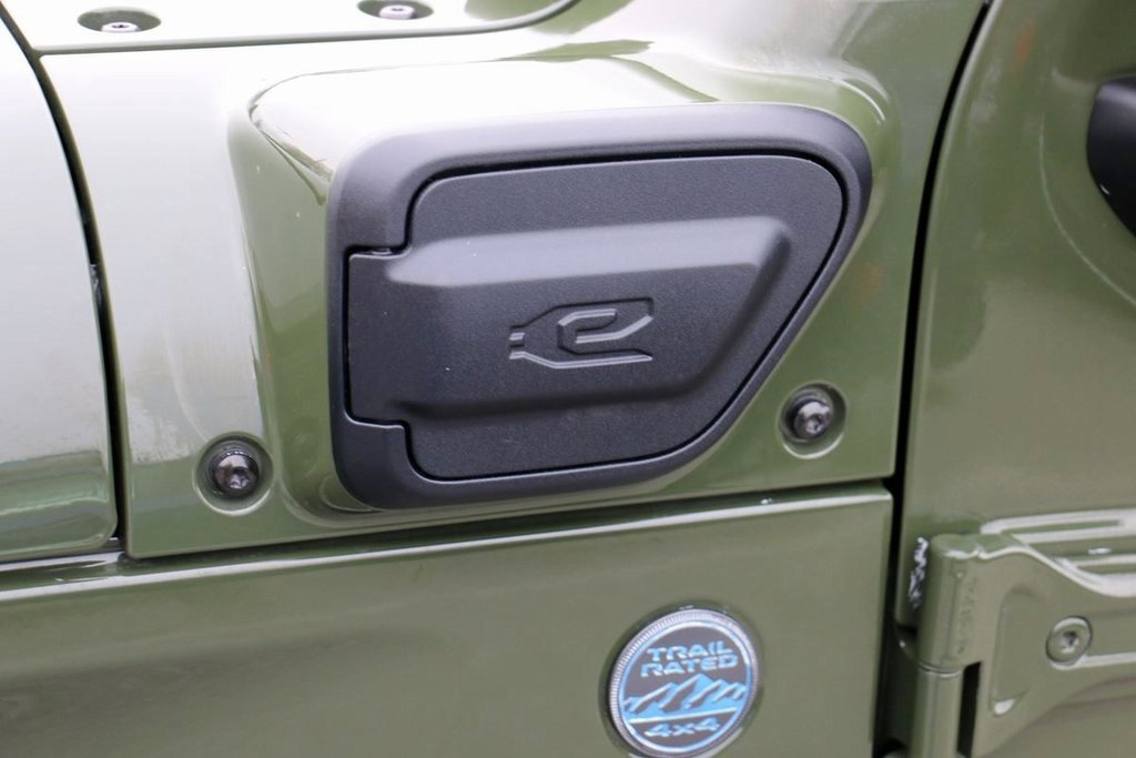 Used 2023 Jeep Wrangler Unlimited Rubicon 4xe w/ Steel Bumper Group image 33