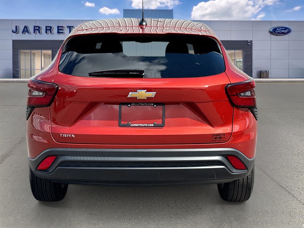 Used 2024 Chevrolet Trax LS w/ LS Convenience Package FWD image 6
