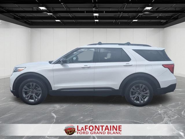 Certified 2022 Ford Explorer XLT w/ Equipment Group 202A AWD/4WD image 2