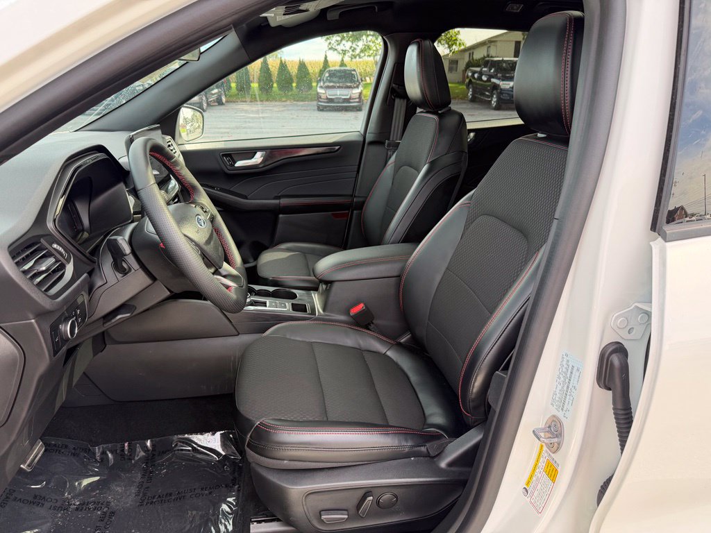 Certified 2024 Ford Escape ST-Line w/ Tech Pack #1 AWD/4WD image 12