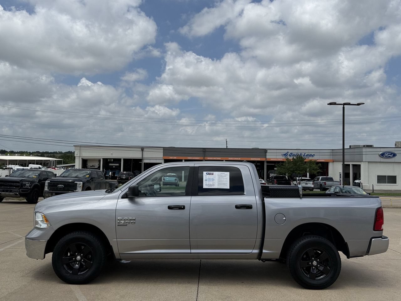 Used 2021 RAM 1500 Classic SLT AWD/4WD image 3