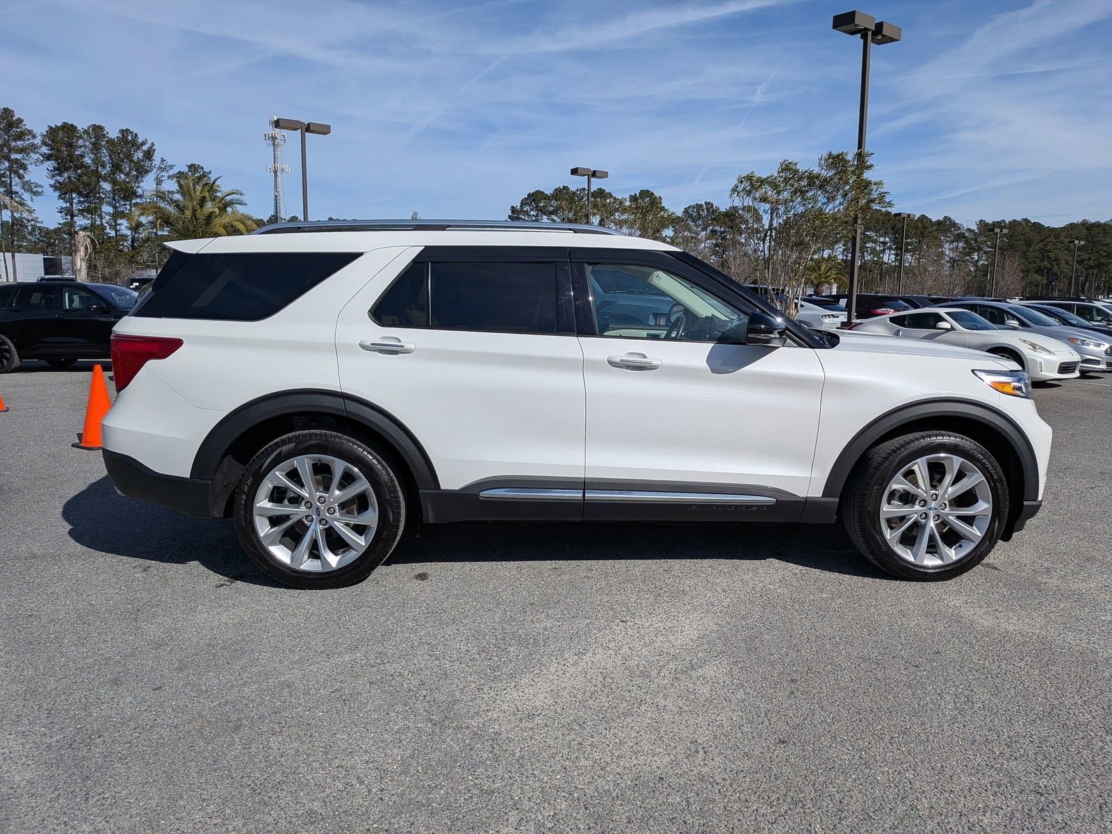 Certified 2023 Ford Explorer Platinum w/ Technology Package image 6