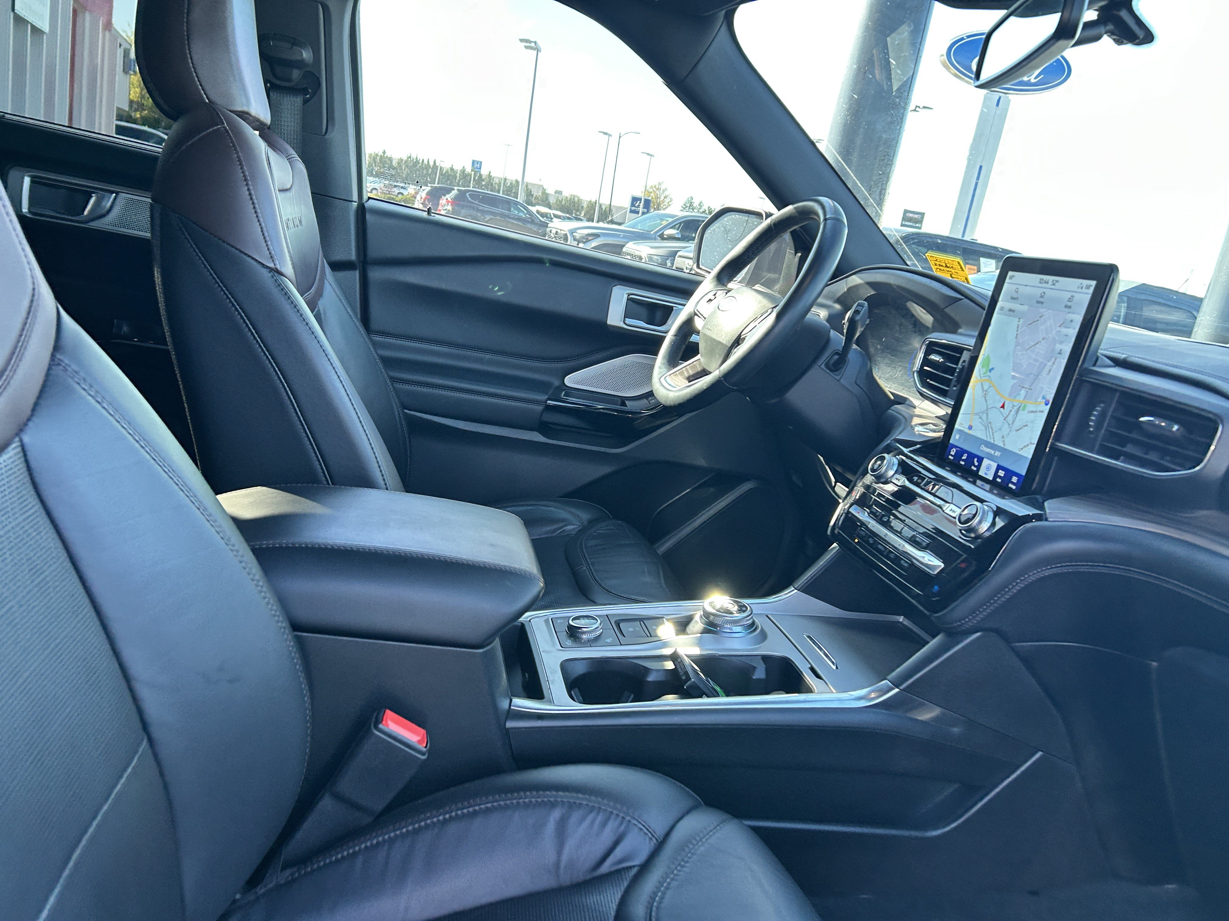 Certified 2023 Ford Explorer Platinum w/ Technology Package AWD/4WD image 13