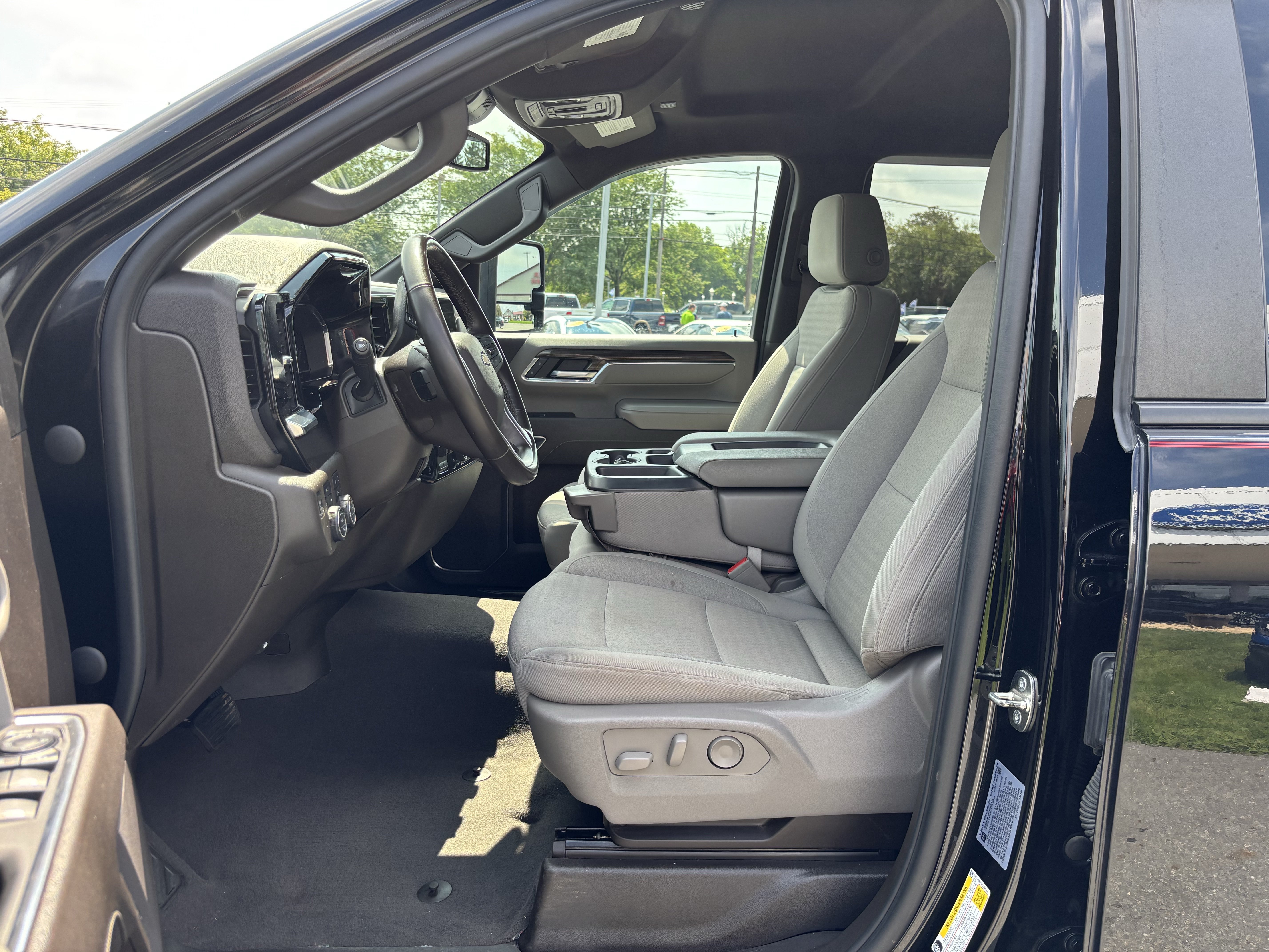 Used 2024 Chevrolet Silverado 2500 LT w/ All Star Edition AWD/4WD image 16