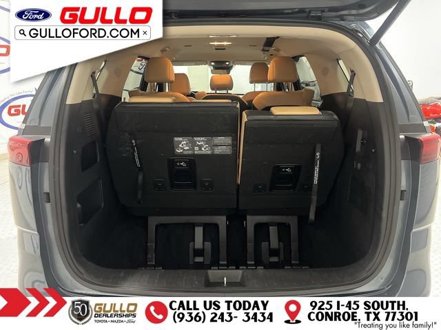 Used 2024 Kia Carnival EX FWD image 10