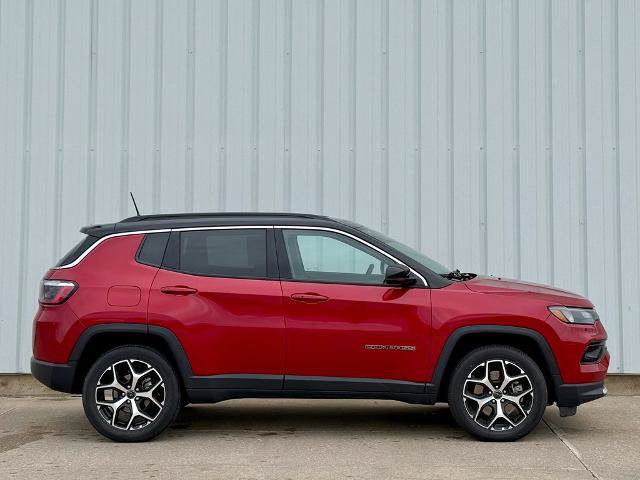 Used 2025 Jeep Compass Limited AWD/4WD image 7