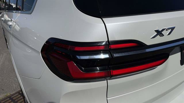 Used 2024 BMW X7 xDrive40i w/ Premium Package AWD/4WD image 36