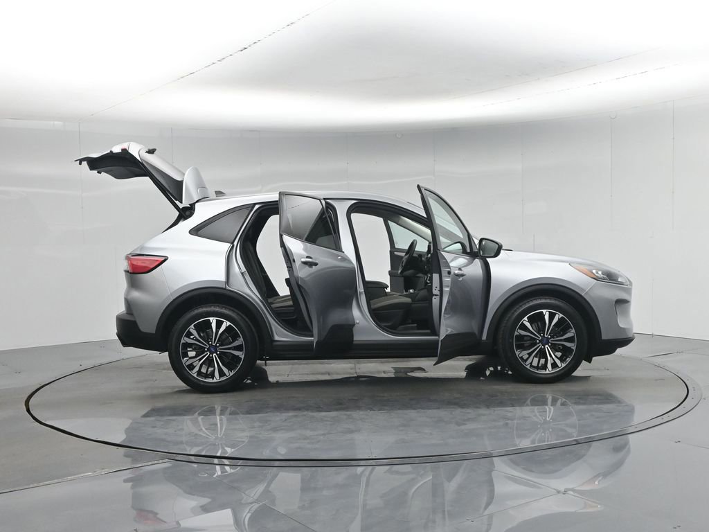 Certified 2022 Ford Escape SE w/ SE Sport Appearance Package image 36