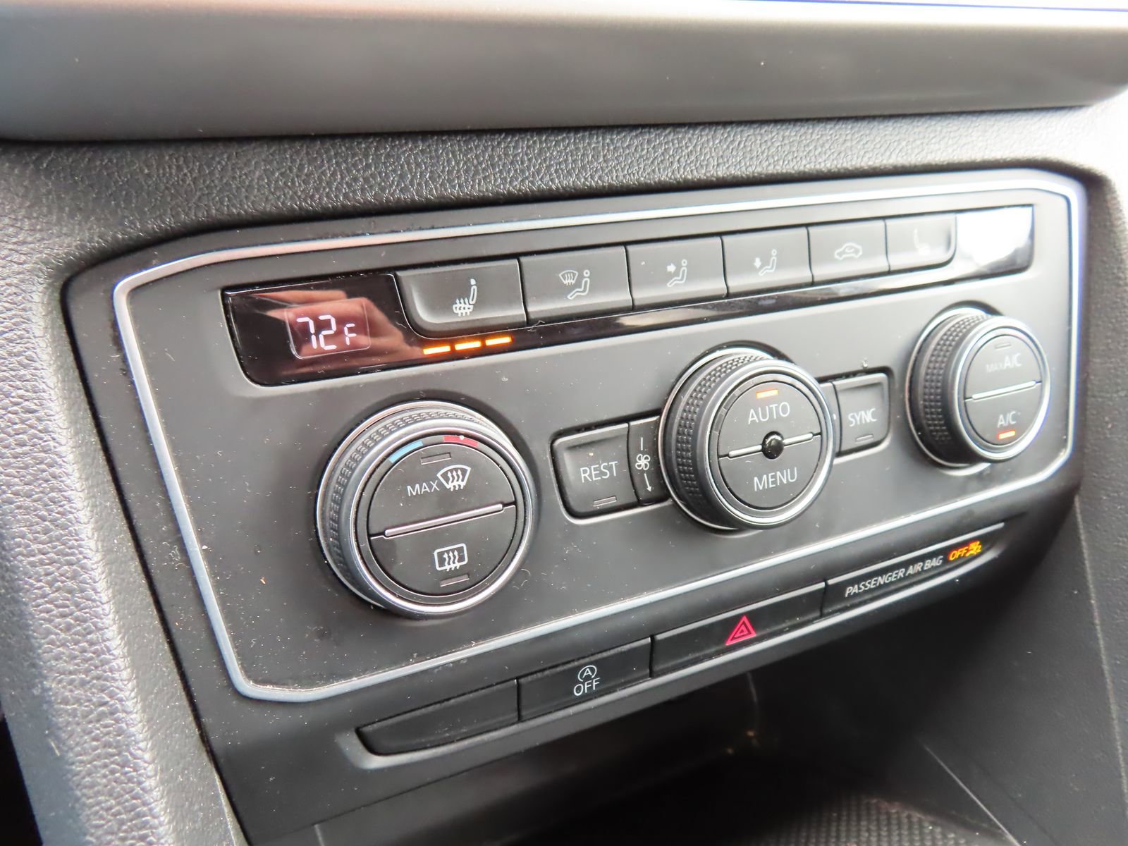 Used 2019 Volkswagen Atlas SE w/ Towing Package AWD/4WD image 22