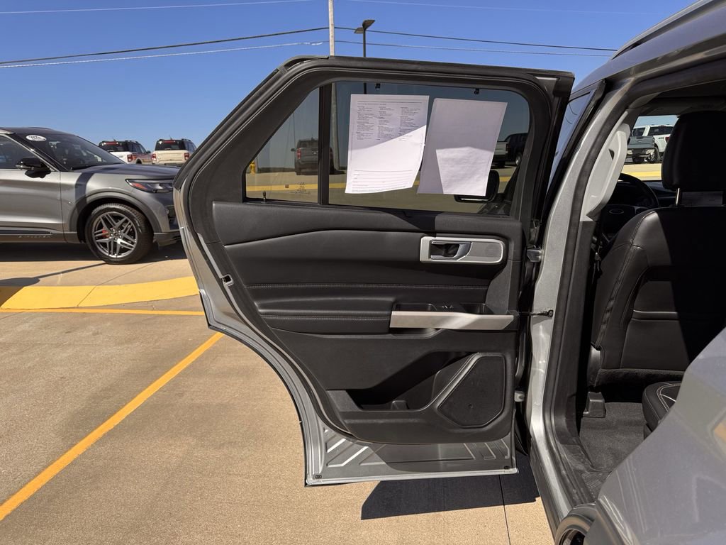 Certified 2022 Ford Explorer Limited w/ Equipment Group 301A image 31