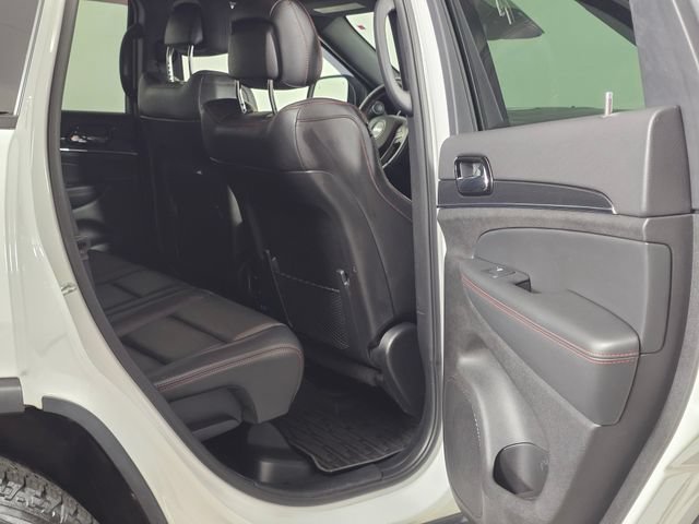 Used 2021 Jeep Grand Cherokee Trailhawk w/ Trailhawk Luxury Group AWD/4WD image 13