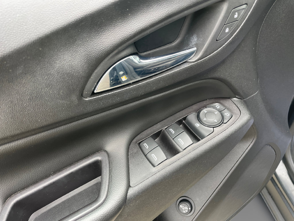 Used 2018 Chevrolet Equinox LT AWD/4WD image 23