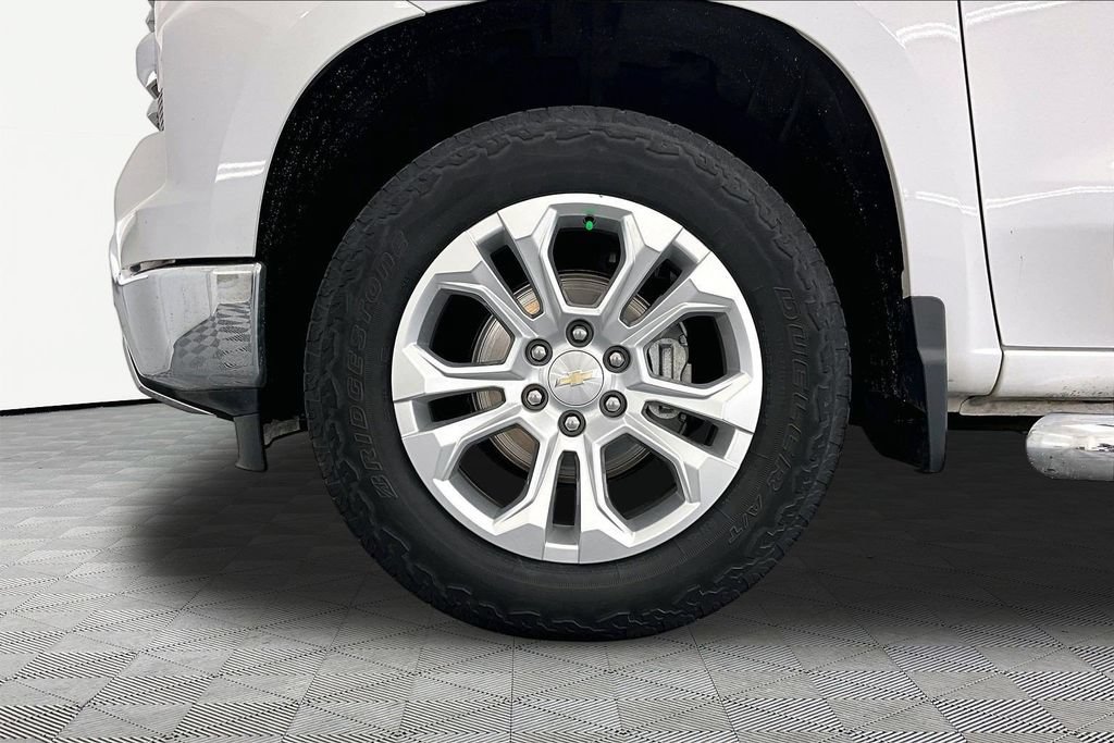 Used 2023 Chevrolet Silverado 1500 LTZ w/ Technology Package AWD/4WD image 9