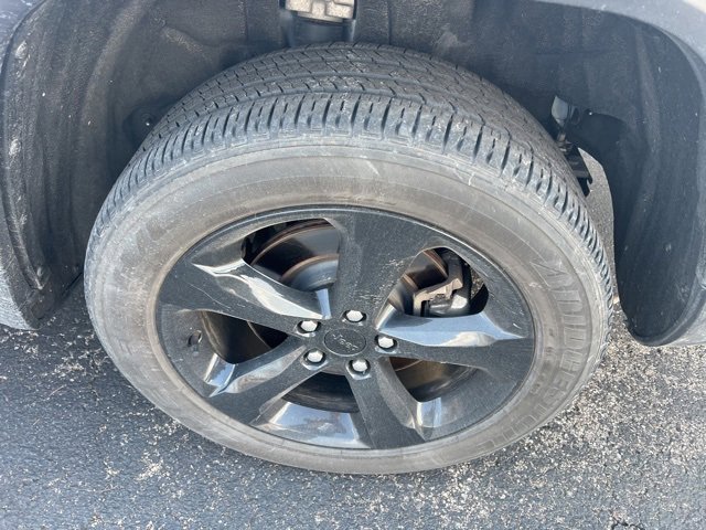 Used 2023 Jeep Grand Cherokee L Laredo image 8