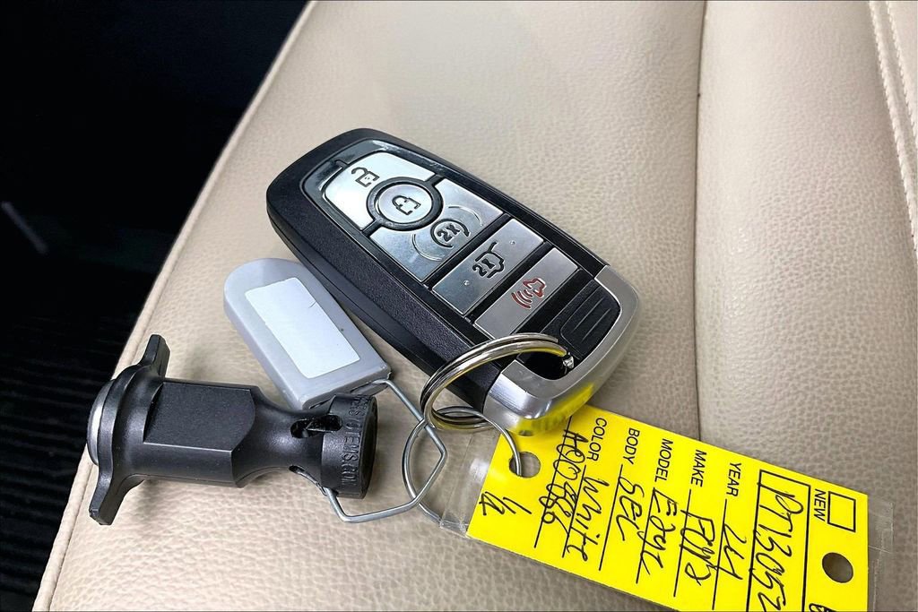 Certified 2024 Ford Edge SEL w/ Convenience Package image 13