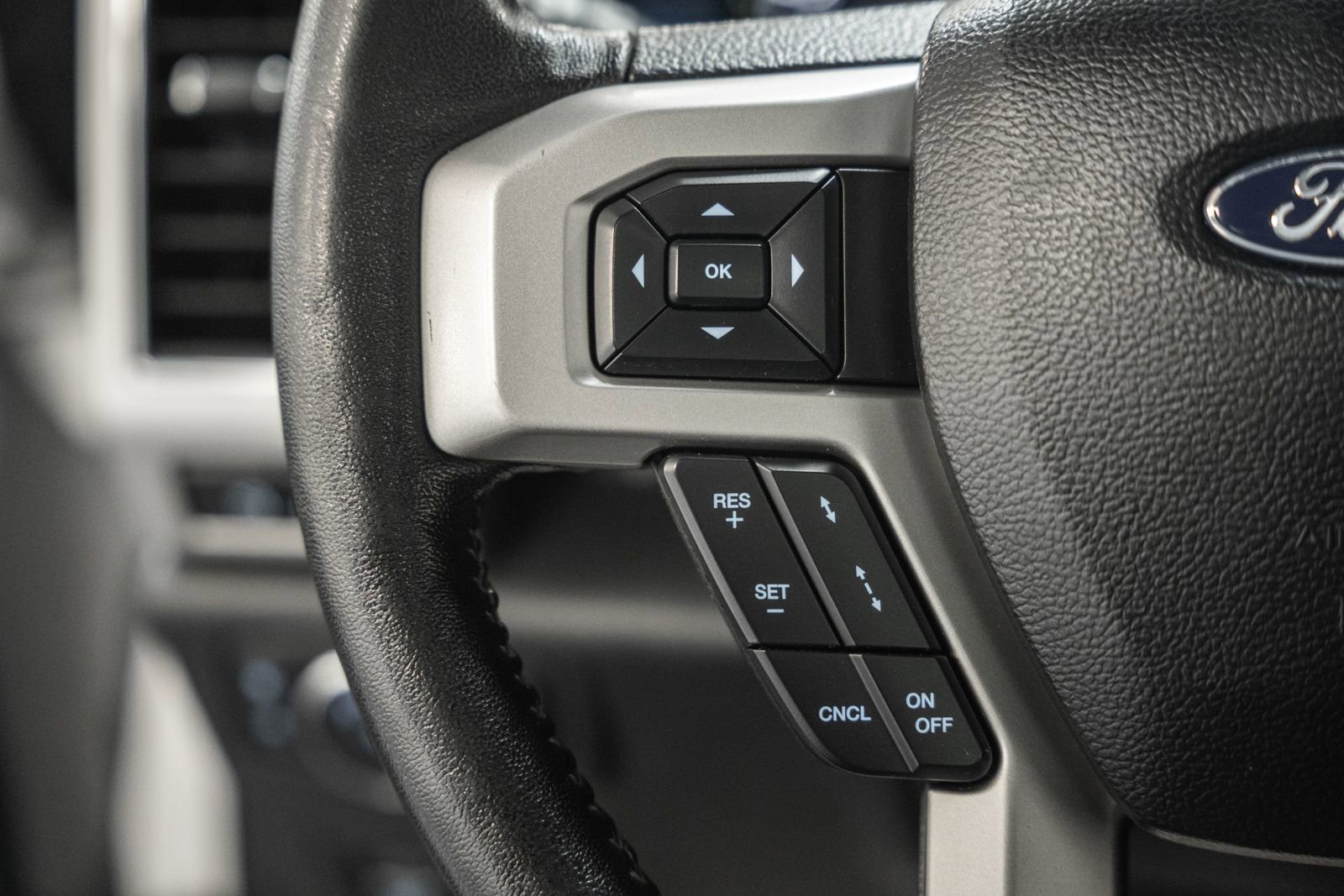 Certified 2019 Ford F150 Lariat w/ Equipment Group 502A Luxury image 36