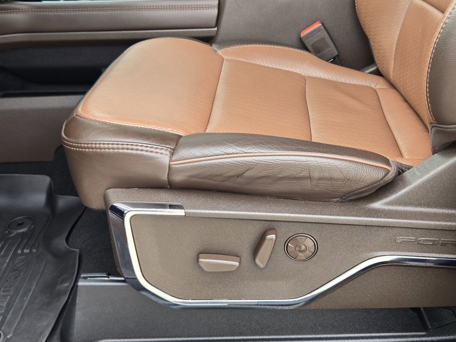 Certified 2025 Ford F350 King Ranch w/ Chrome Package image 27