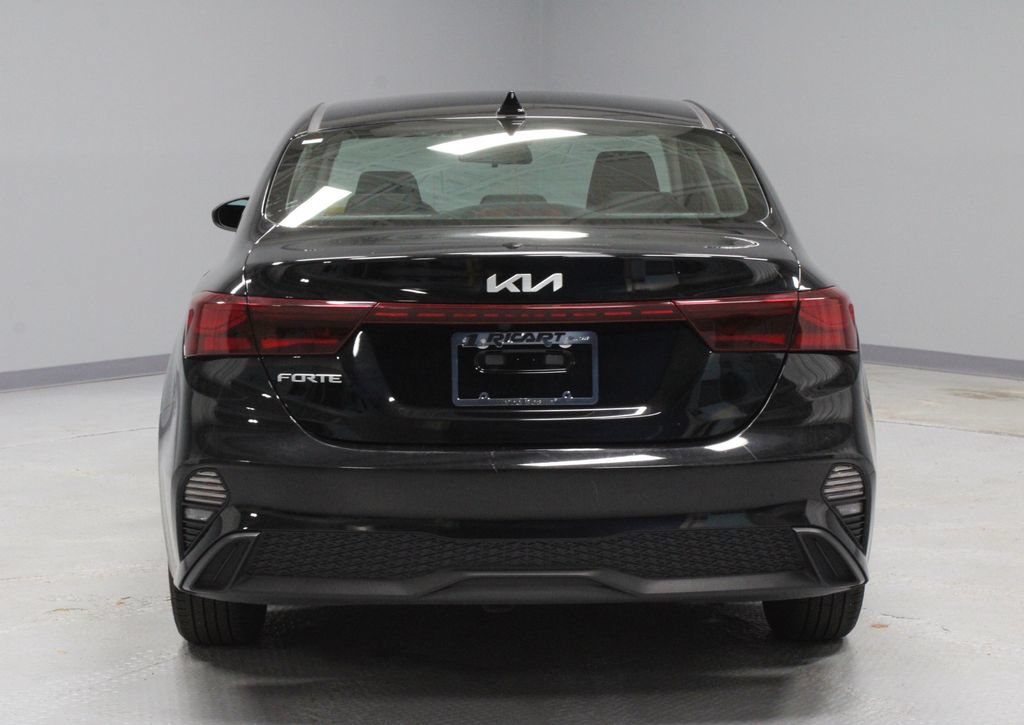 Used 2024 Kia Forte LXS FWD image 9