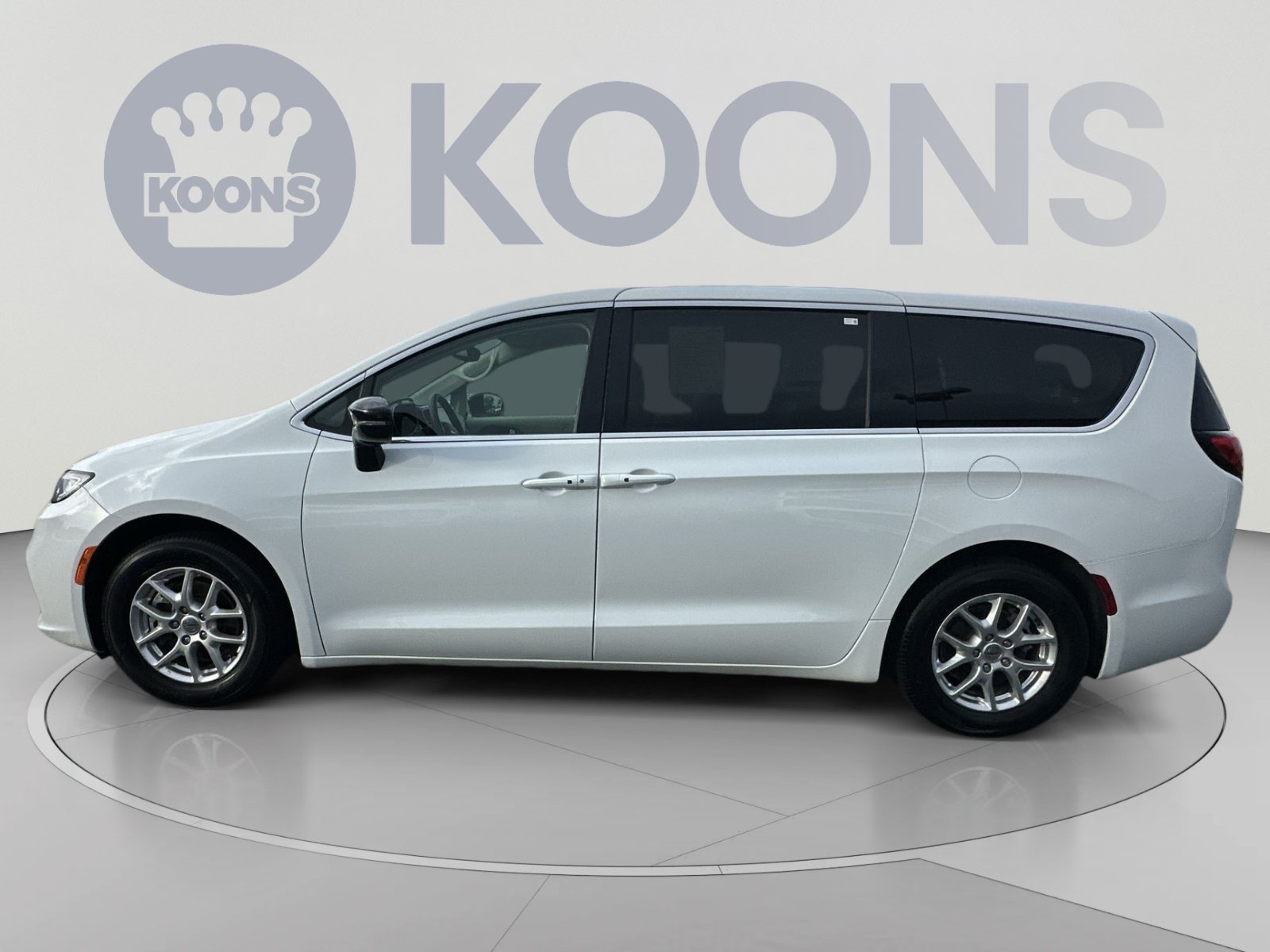 Used 2024 Chrysler Pacifica Touring-L FWD image 13