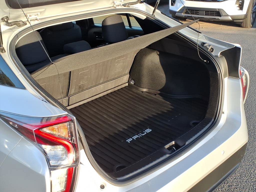 Used 2017 Toyota Prius Three image 10