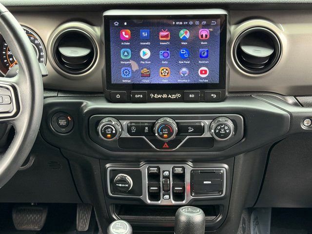 Used 2018 Jeep Wrangler Unlimited Sport S AWD/4WD image 19