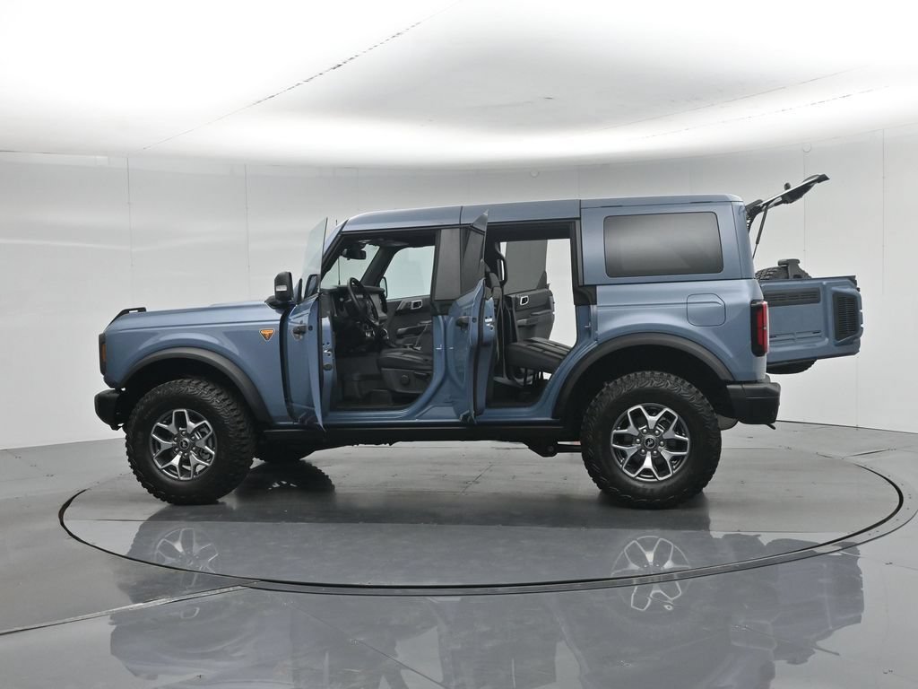 Certified 2025 Ford Bronco Badlands AWD/4WD image 38