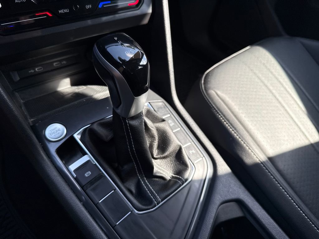 Used 2023 Volkswagen Tiguan SE R-Line image 23