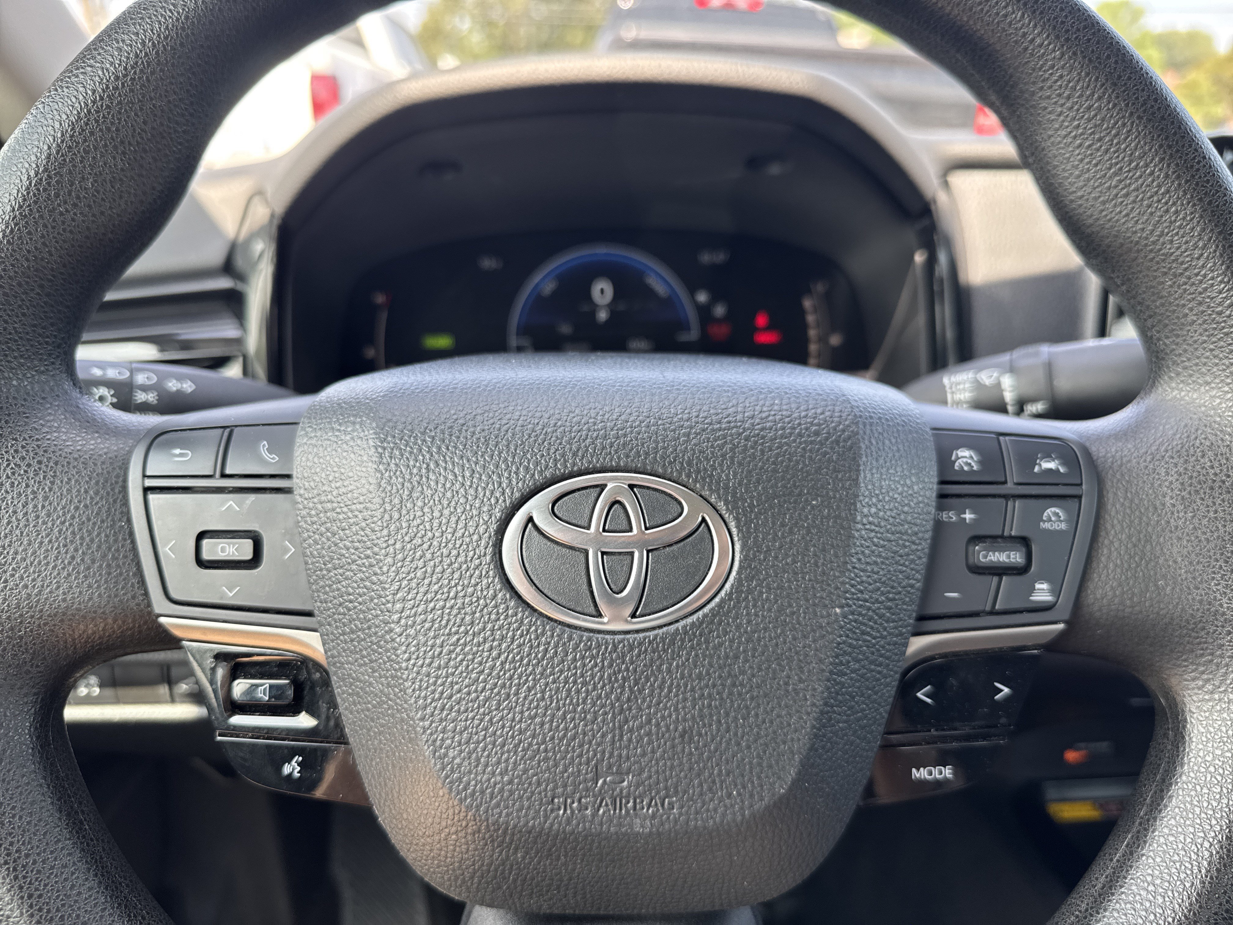 Used 2025 Toyota Camry LE FWD image 15