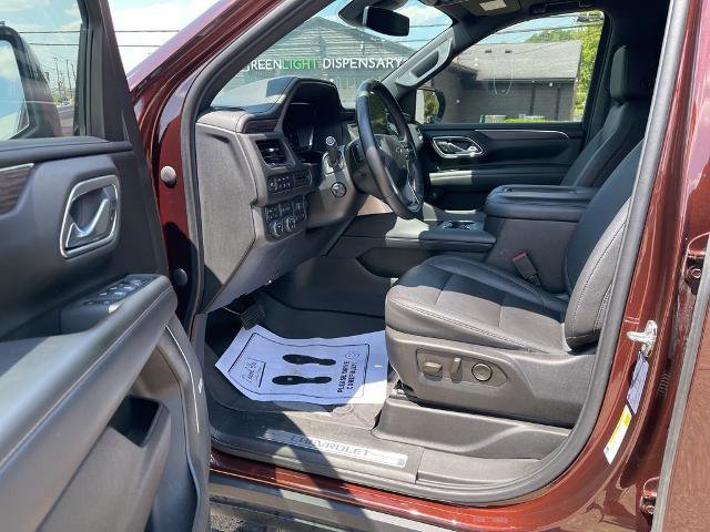 Used 2023 Chevrolet Tahoe Z71 w/ Luxury Package AWD/4WD image 8
