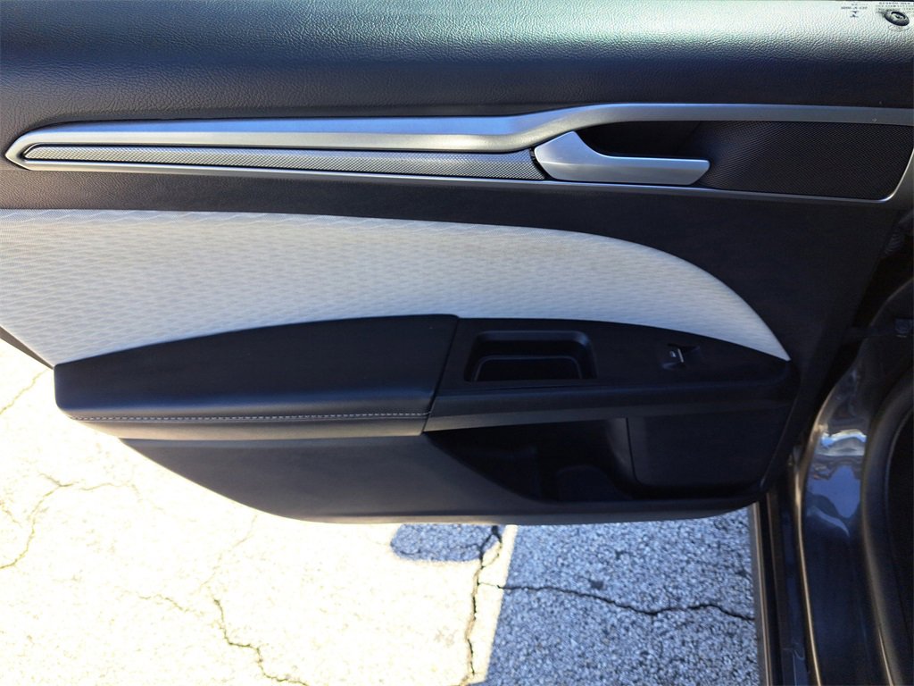 Certified 2020 Ford Fusion SE w/ Equipment Group 151A image 9