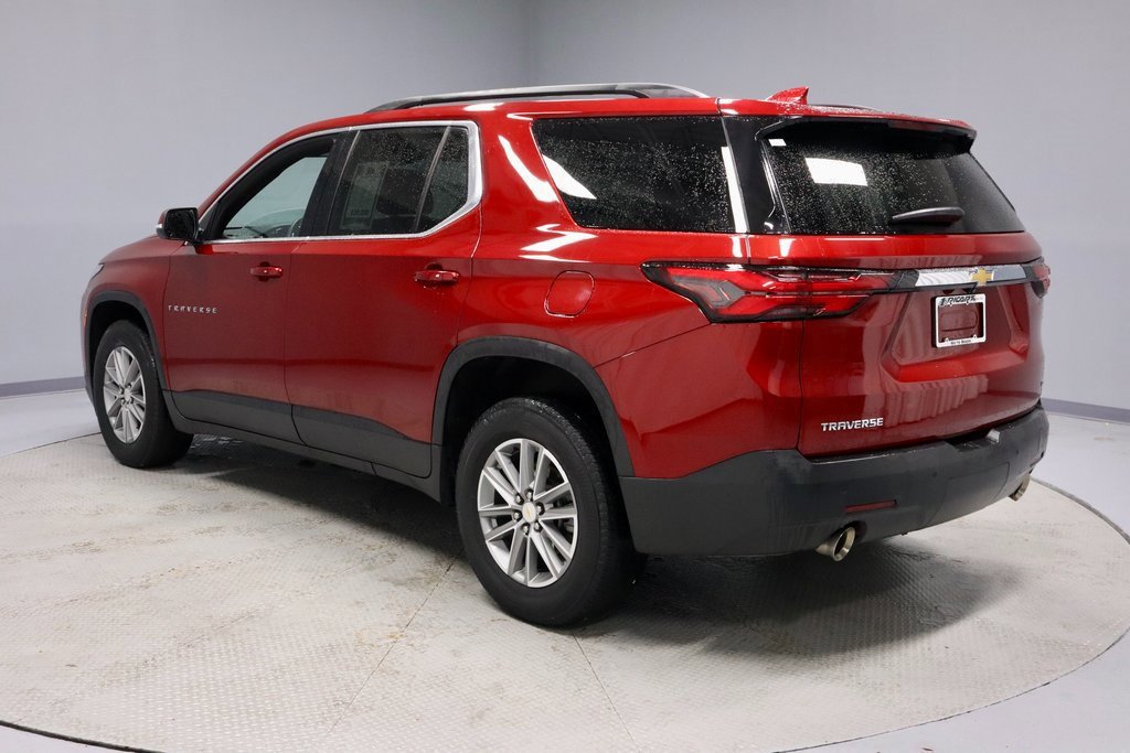 Used 2023 Chevrolet Traverse LT image 3