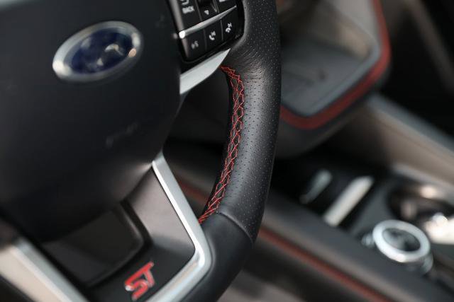 Certified 2025 Ford Explorer ST image 27