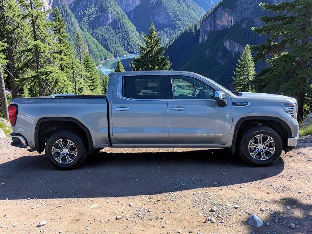 Used 2025 GMC Sierra 1500 SLT AWD/4WD image 7