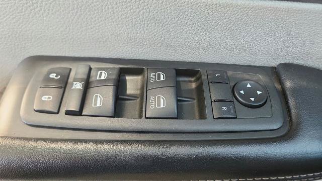 Used 2022 Chrysler Pacifica Touring-L FWD image 22
