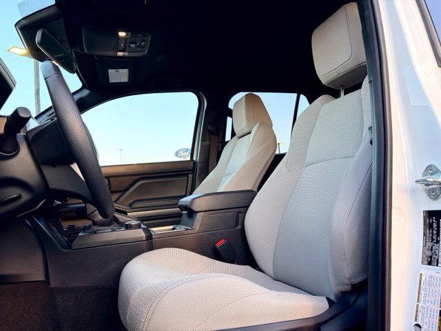 Used 2025 Toyota 4Runner SR5 RWD image 9