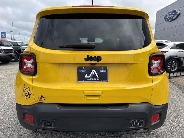 Used 2018 Jeep Renegade Altitude w/ Popular Equipment Group FWD image 13