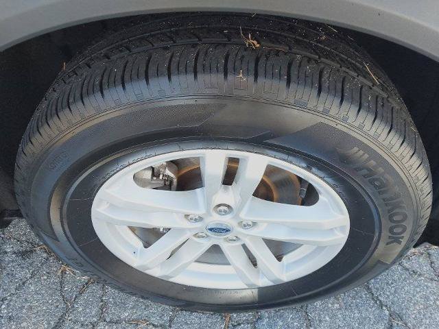Certified 2023 Ford Explorer XLT RWD image 11