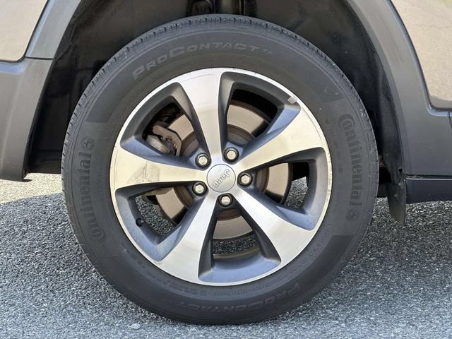 Used 2021 Jeep Cherokee Limited AWD/4WD image 7
