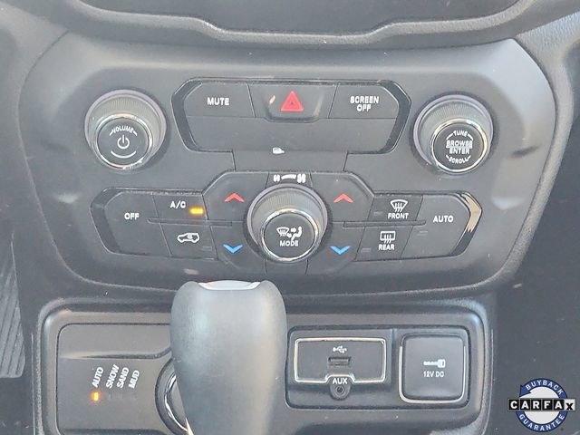 Used 2019 Jeep Renegade Latitude w/ Cold Weather Group image 17