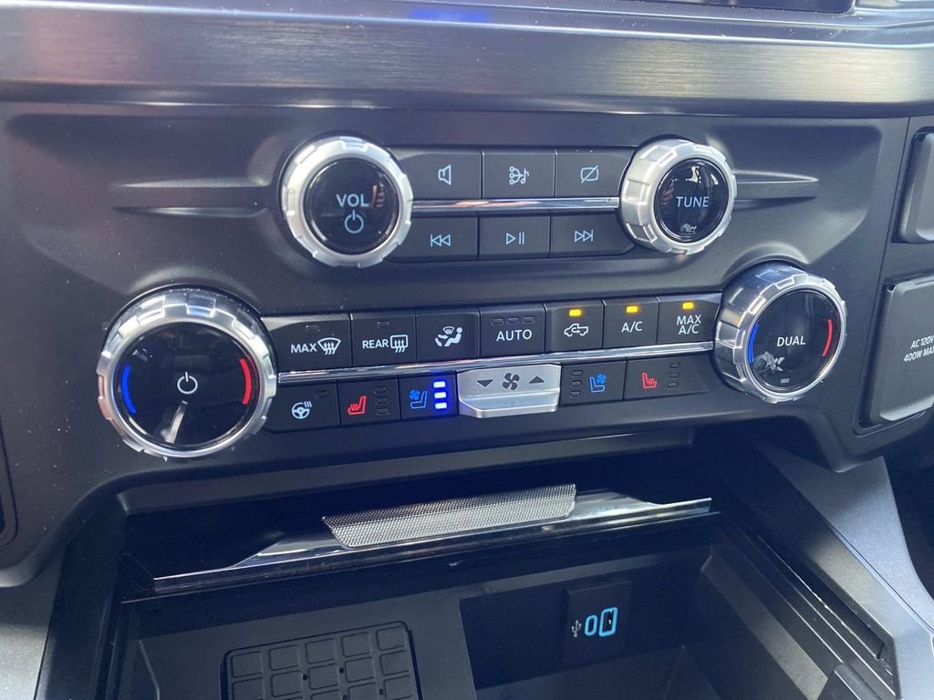 Certified 2024 Ford F250 Lariat w/ Lariat Ultimate Package AWD/4WD image 27
